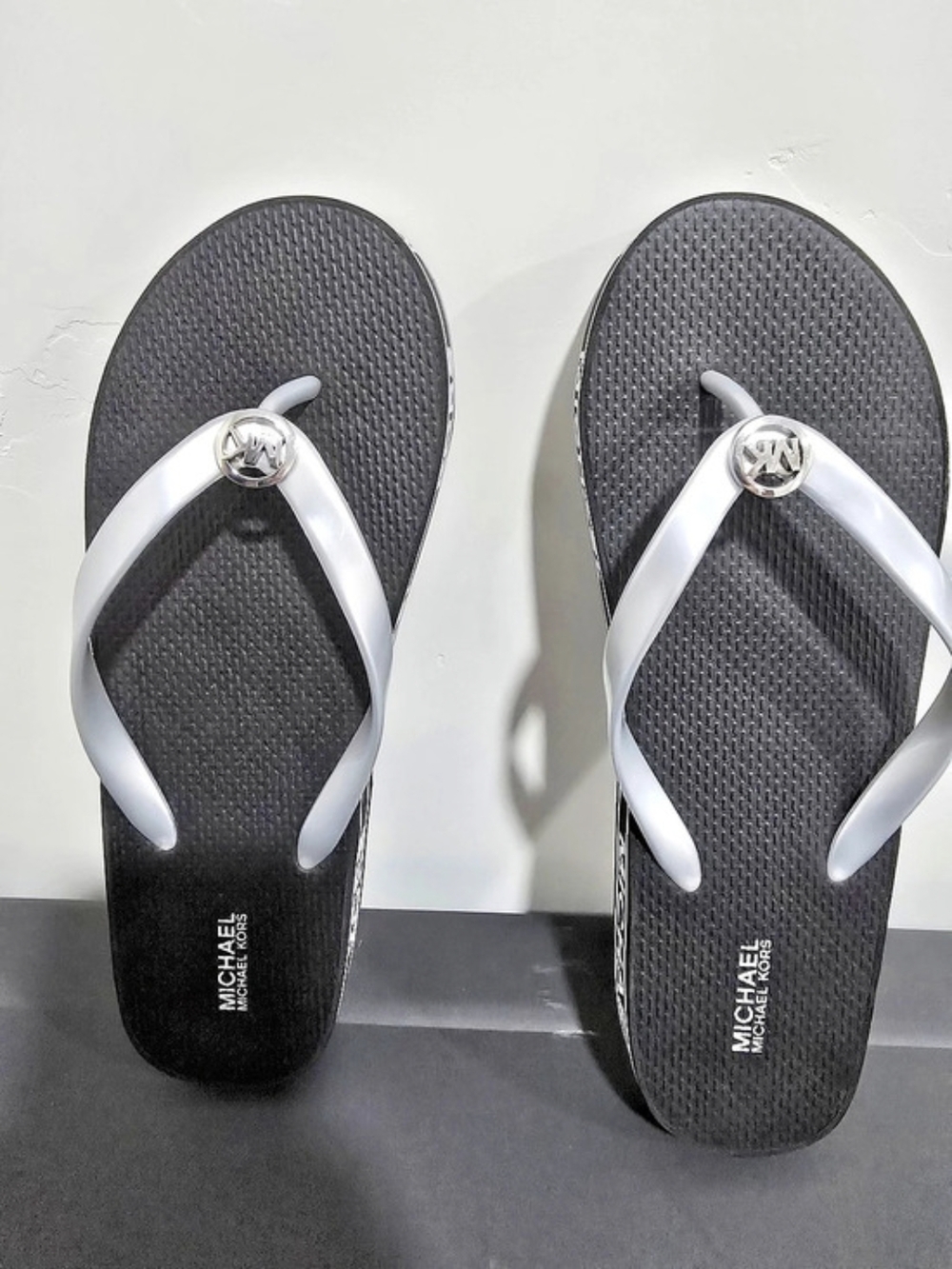 Michael Kors Bedford Logo Platform Flip Flop Sandals Black & Silver
